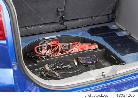 Trunk room booster cable Trunk room booster cable 48024269