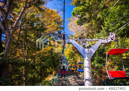 （東京）乘坐電梯到達做了秋葉的高尾山 48027401