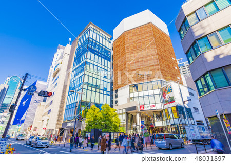 在大阪梅田茶屋町附近 在大阪梅田茶屋町附近 48031897