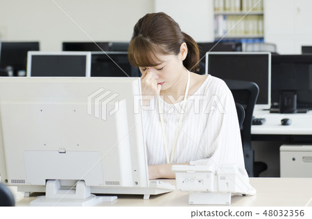 Business woman personal computer eyeball fatigue stuffy nose rhinitis allergy cold 48032356