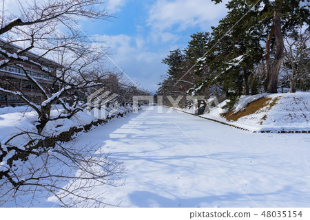 Hirosaki castle moat 48035154