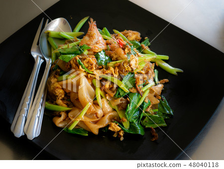 Seafood pad see ew or stir fried soy sauce noodles Seafood pad see ew or stir fried soy sauce noodles 48040118