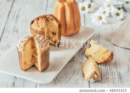 Italian Christmas cakes collection Italian Christmas cakes collection 48041425