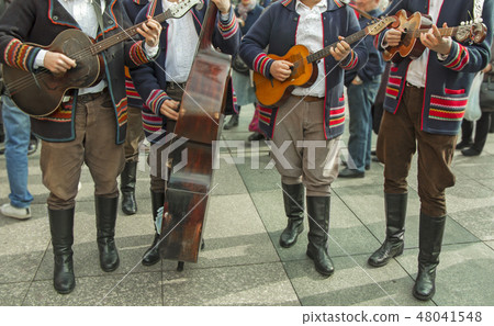 Croatian musicians in traditional costumes Croatian musicians in traditional costumes 48041548