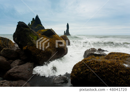 Reynisfjara lava beach view, Iceland landscape 48041720