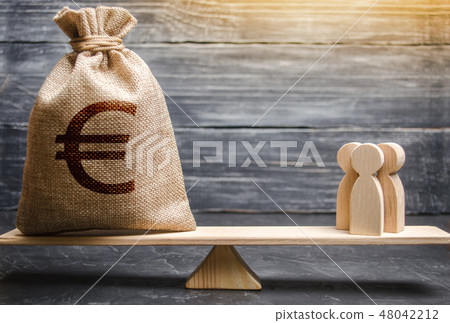 evaluation of the cost of the work of specialists 48042212