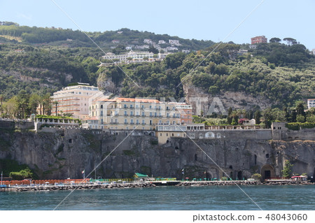Sorrento 48043060