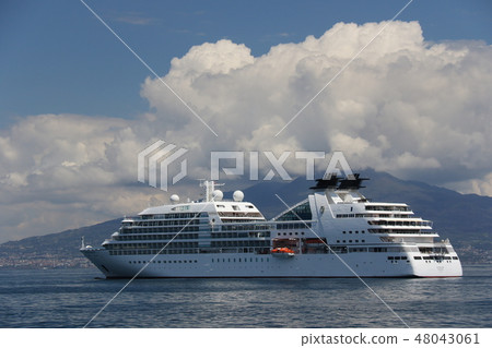 Sea Bone Odyssey Sea Bone Odyssey 48043061