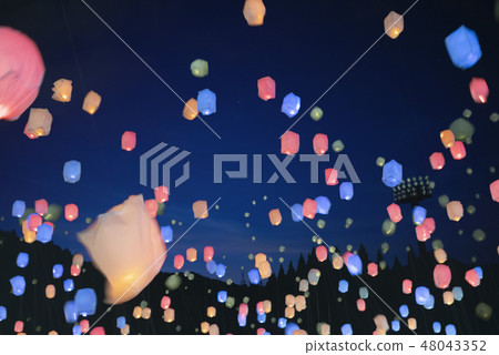 Image of Sky Lantern 48043352