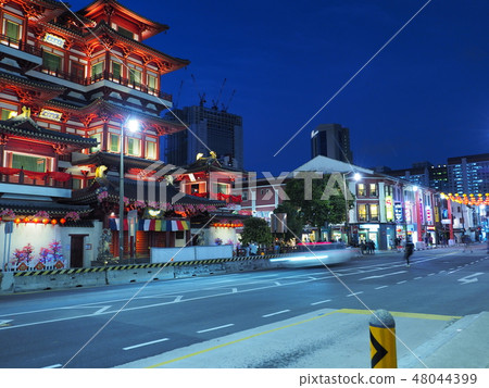 Singapore Buddha Tooth Relic Temple 48044399