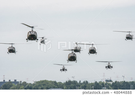 Helicopters of the Ground Self Defense Force to land 48044888