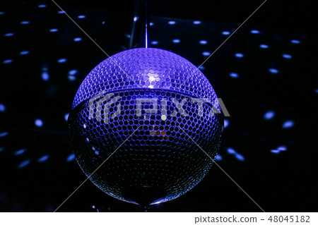Purple mirror ball Purple mirror ball 48045182