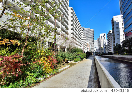 Mansion district along the canal 48045346