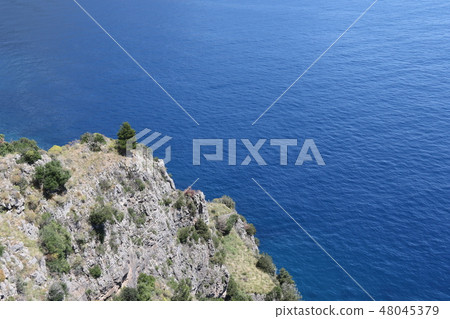 Sorrento Peninsula 48045379
