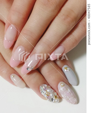 Spring nail Spring nail 48047585