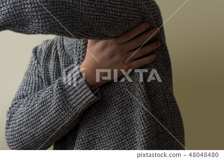 一個男人 48048480