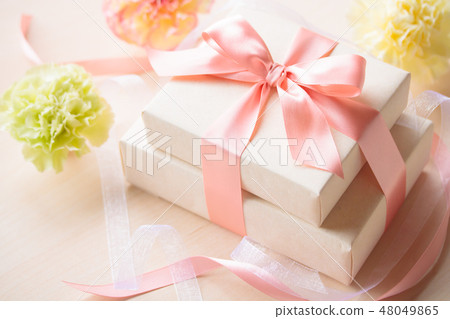 Mother's Day gift 48049865