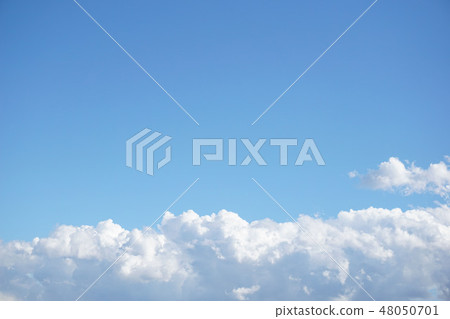 藍天和雲彩，下面的雲彩，上邊距，複製空間 48050701