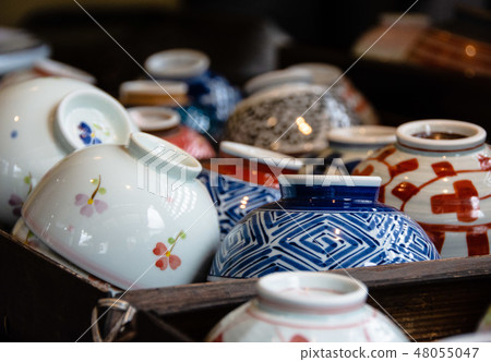 Hand-painted pottery Hand-painted pottery 48055047