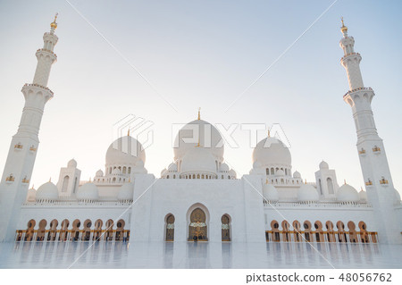 Grand Mosque in Abu Dhabi in the evening. Panorama of exterior of Sheikh Zayed Mosque. Grand Mosque in Abu Dhabi in the evening. Panorama of exterior of Sheikh Zayed Mosque. 48056762