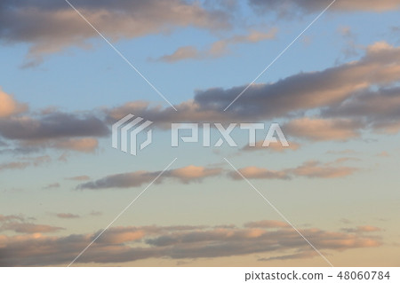 冬天的天空和雲彩 48060784