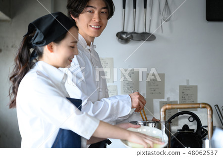 Kitchen Restaurant Gender 48062537