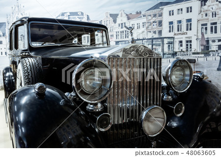 detail of a vintage luxury car detail of a vintage luxury car 48063605