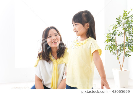 Mother and child 48065699