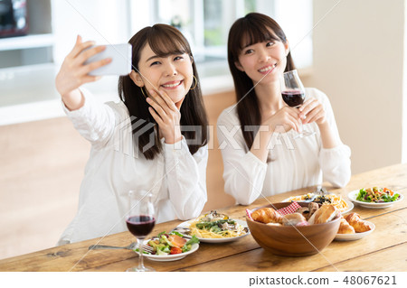 女子單位家庭聚會 48067621