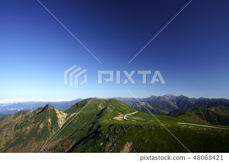 A view from the Norikura Demon-dake in autumn (Location: Norikura, Demon-dake) 48068421