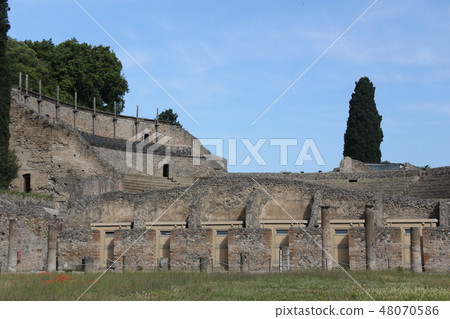 Pompeii ruins Pompeii ruins 48070586