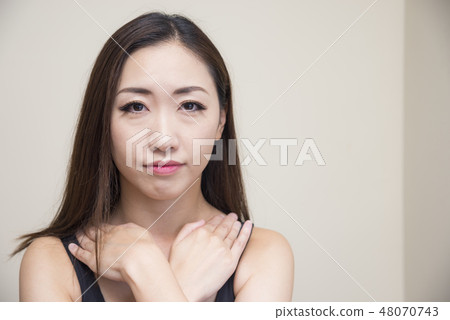 自我按摩的女性 自我按摩的女性 48070743