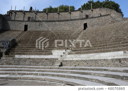 Pompeii ruins Pompeii ruins 48070860