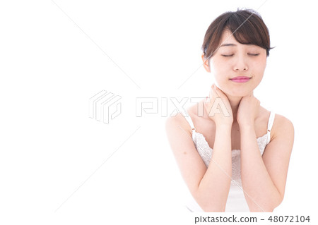 做秀麗關心的一個少婦 48072104