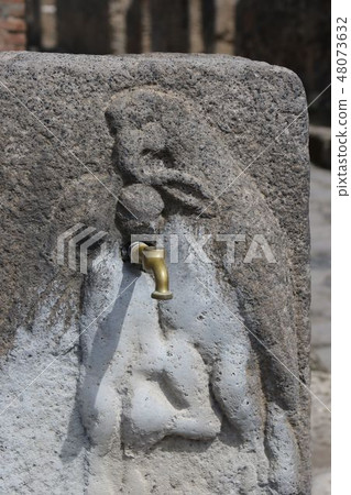 Pompeii ruins 48073632