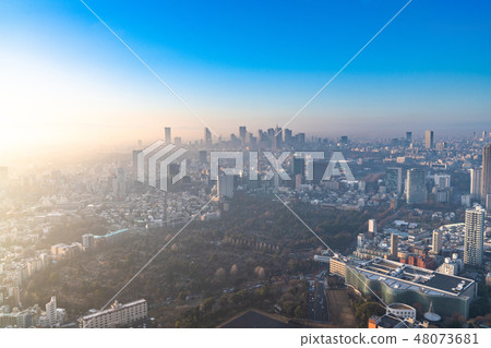"Tokyo Metropolitan Government" After the rain · Evening landscape of Tokyo wrapped in fog "Shinjuku direction" 48073681