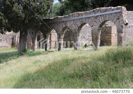 Pompeii ruins 48073770