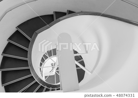 Indoor circle stepping stair 48074331