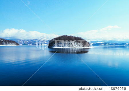 洞爺湖冬天視圖 48074956