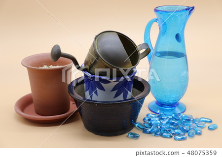 Gardening image 48075359