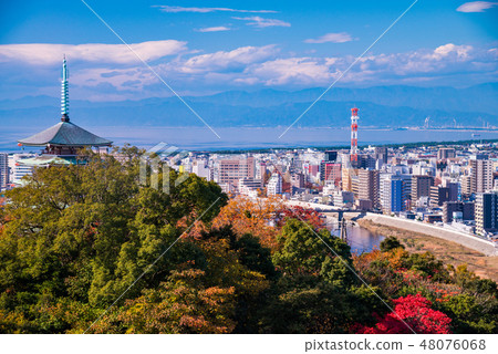 （靜岡縣沼津市）Kurokuyama山Koromidai沼津的街道 48076068