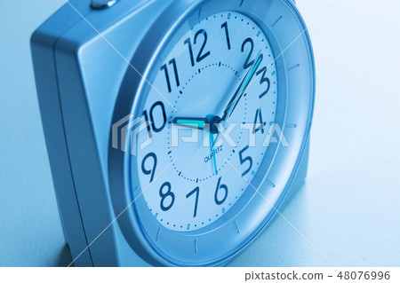 table clock 48076996