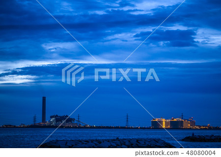 Large power plant in the middle of the sea 48080004