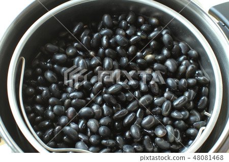 Soybeans, steamed soybeans, boiled soybeans, black beans 48081468