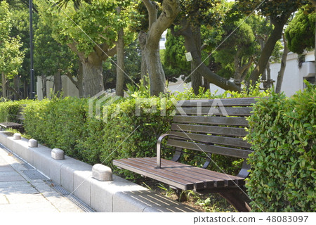 公園的長椅上 48083097