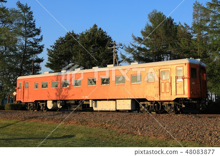 日落和Kiha 22 Shinkansen·快樂站 48083877