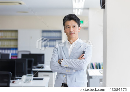 middle businessman middle businessman 48084573
