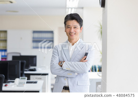 middle businessman middle businessman 48084575