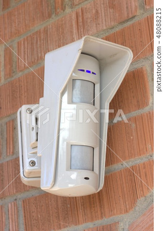 Anti-theft system with sensors infrared and mouvem 48088215