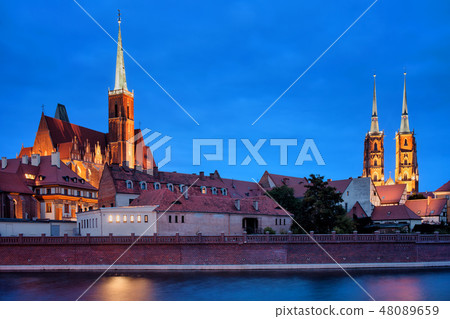 Wroclaw City Skyline At Dusk In Poland 48089659